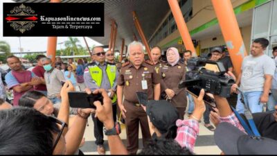 Tim Penyidik Kejagung Sita Dua Unit Mobil Mewah Milik Tersangka HM dalam Perkara Komoditas Timah